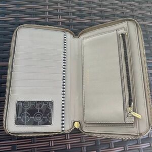 Henri Bendel Women's Wallet